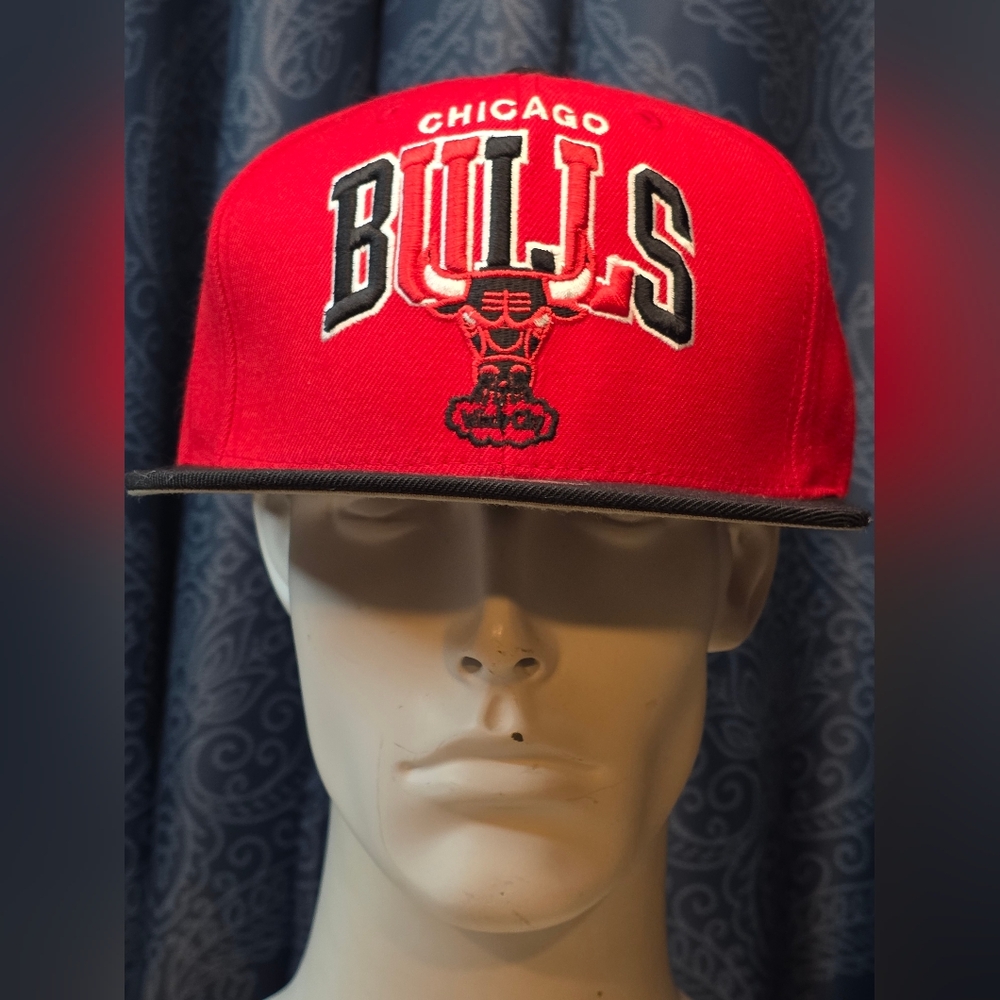 NBA Chicago Bulls Mitchell and Ness Adjustable Fit Cap Hat Snap-Back M&N